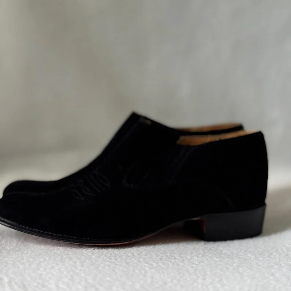 Chamula Western Women’s Size 24 (Size7)Black Suede Botties.